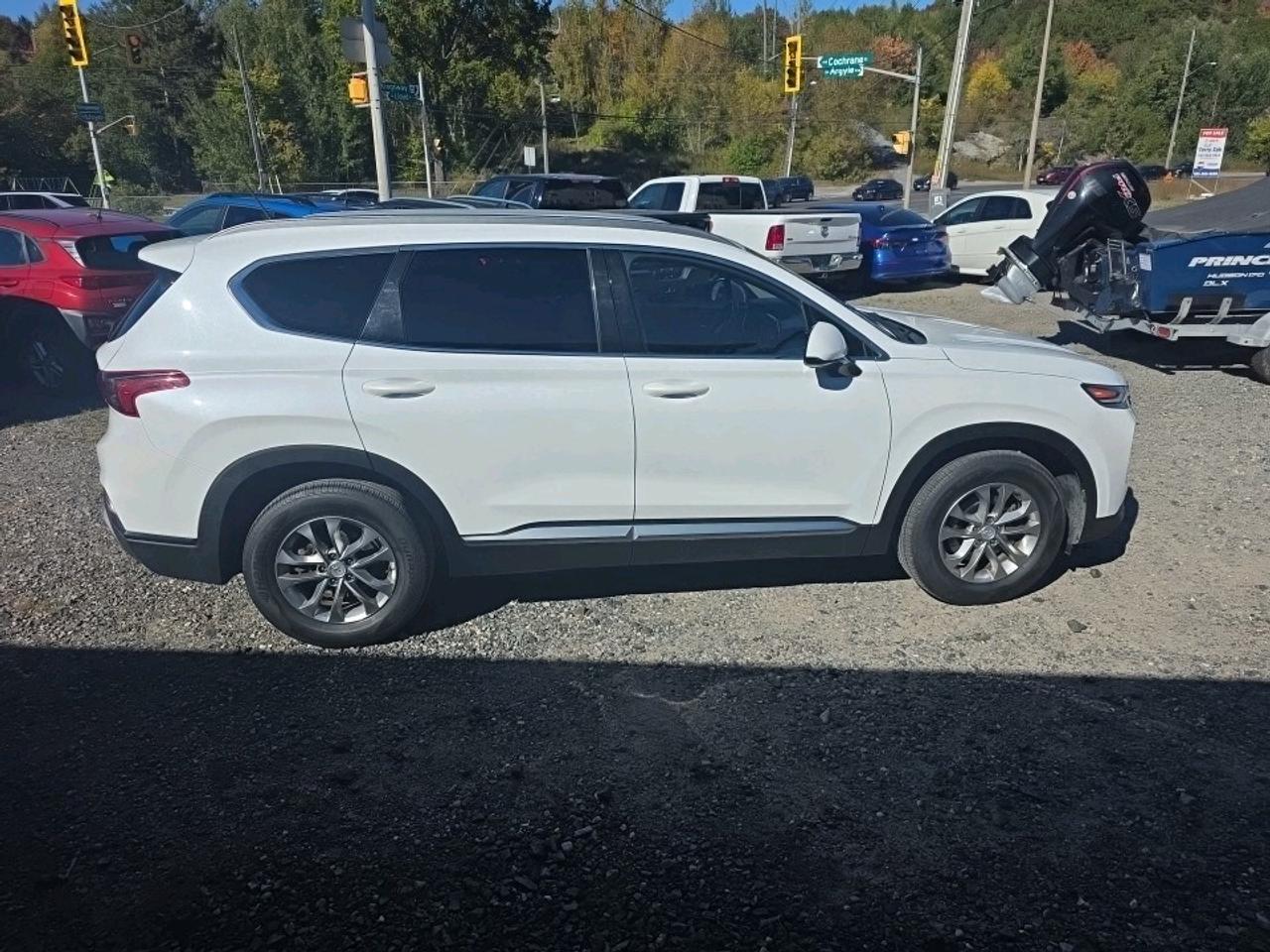 2020 Hyundai Santa Fe Essential 2.4  w/Safety Package ESSENTIAL AWD SAFETY Photo
