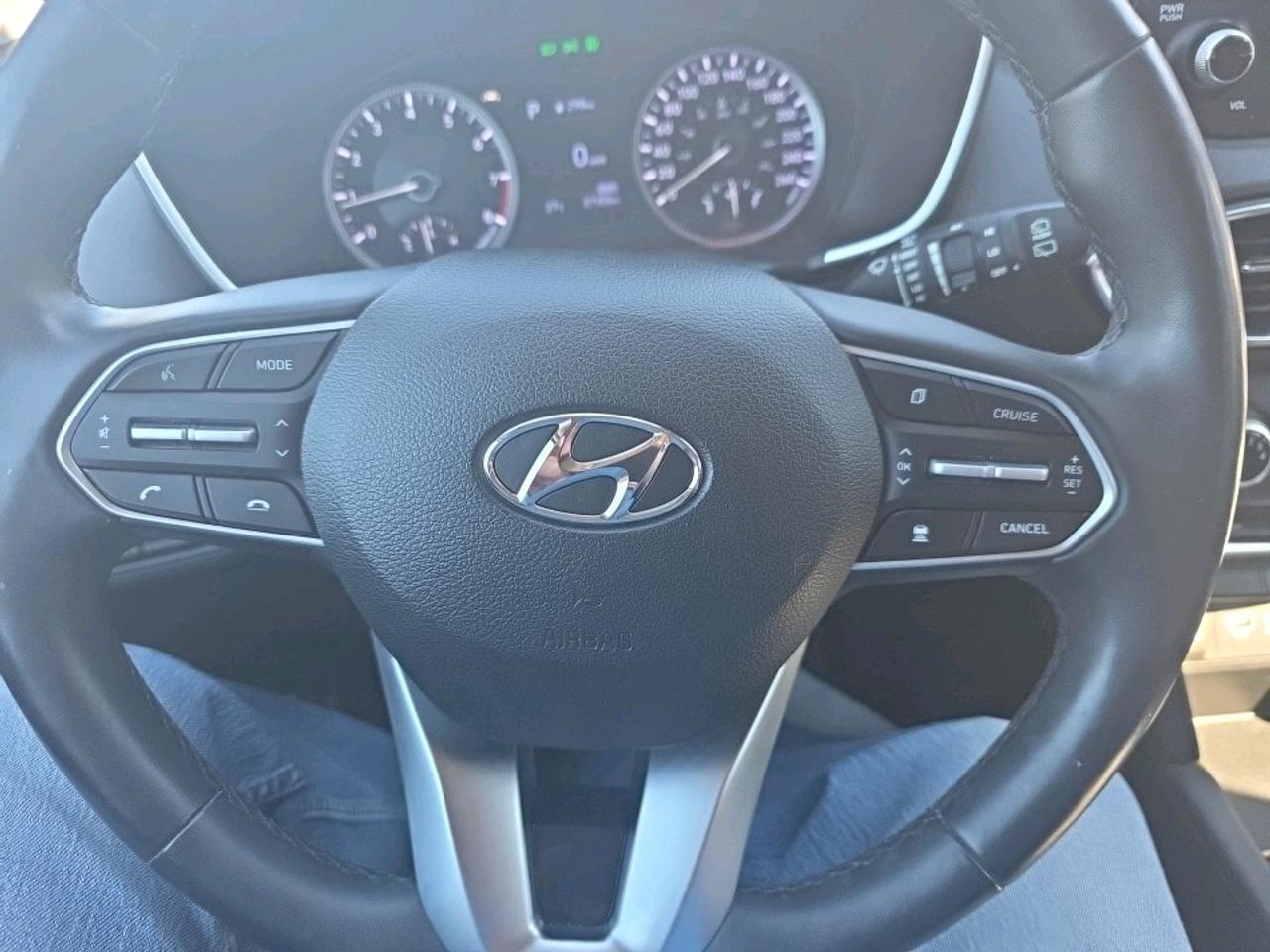 2020 Hyundai Santa Fe Essential 2.4  w/Safety Package ESSENTIAL AWD SAFETY Photo