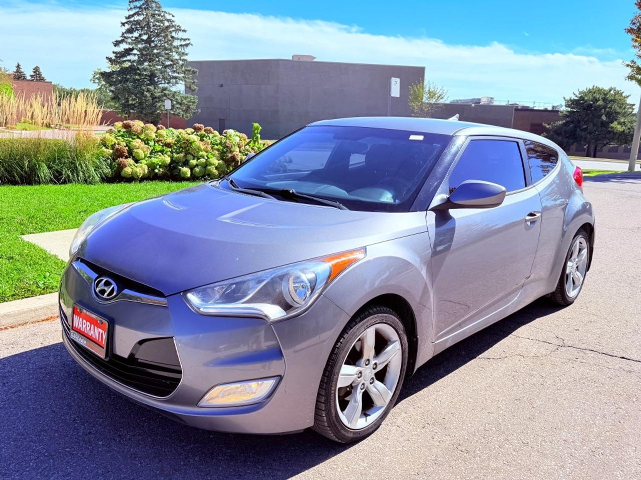2014 Hyundai Veloster Base w/Red 3dr Hatchback Photo