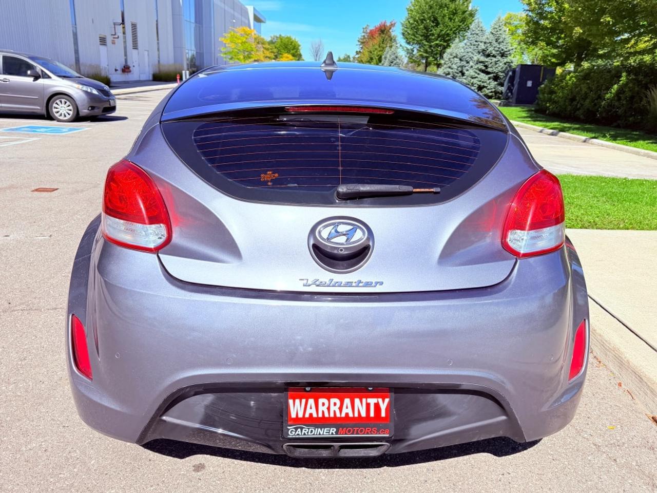 2014 Hyundai Veloster Base w/Red 3dr Hatchback Photo