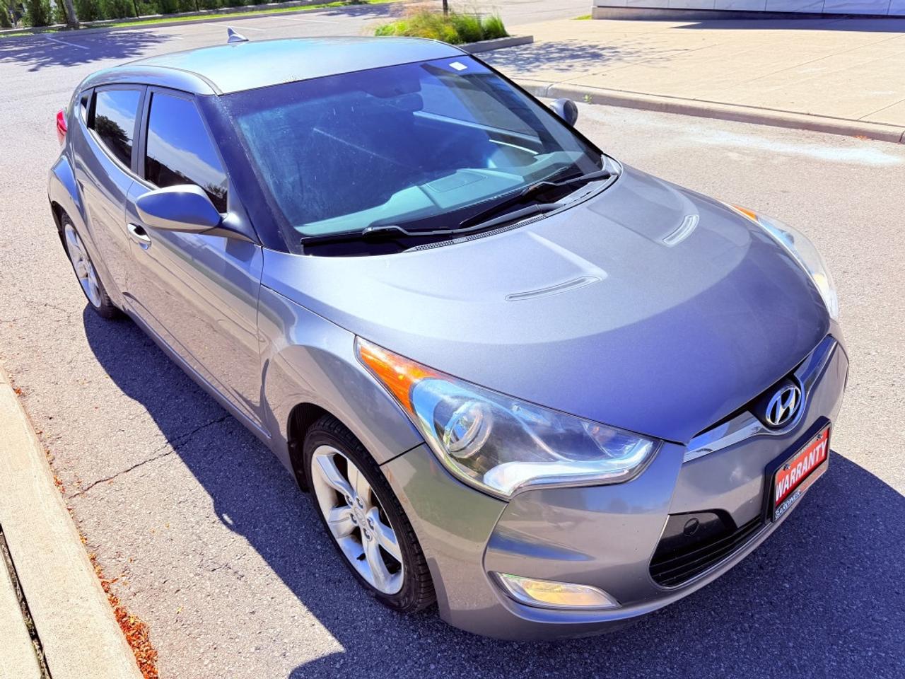 2014 Hyundai Veloster Base w/Red 3dr Hatchback Photo