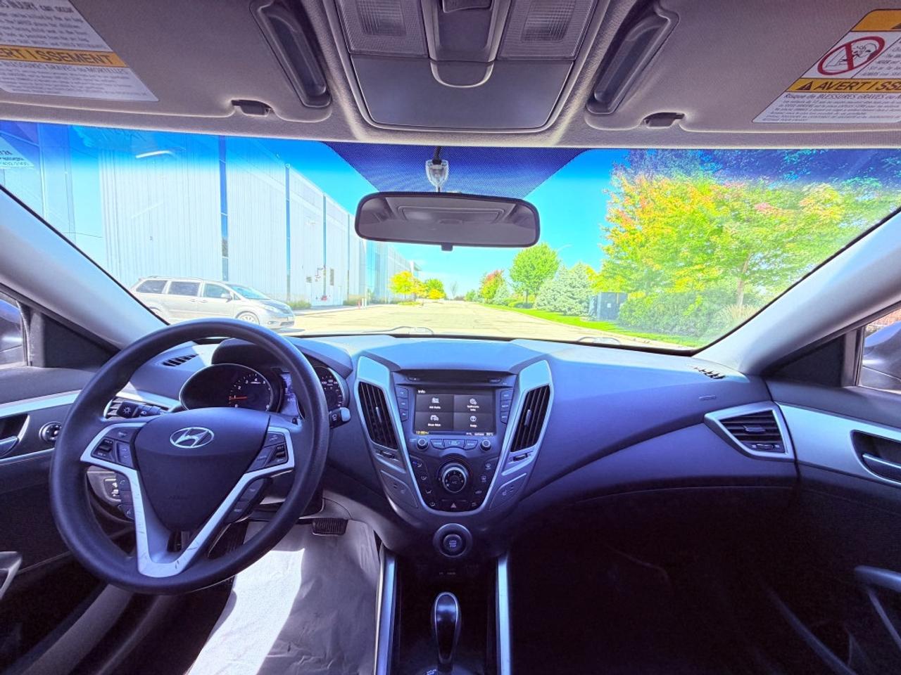 2014 Hyundai Veloster Base w/Red 3dr Hatchback Photo