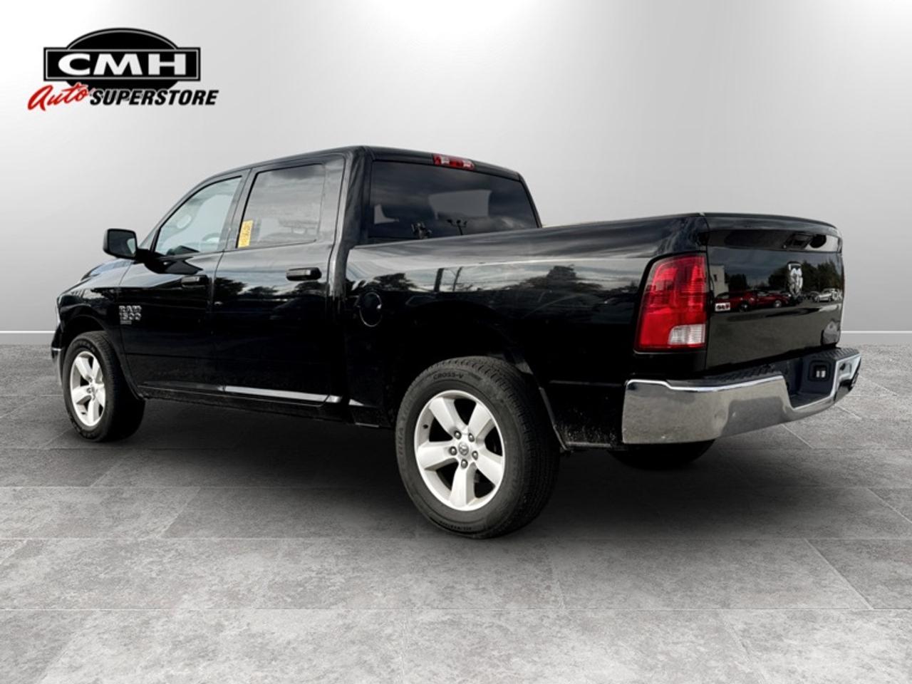 2023 RAM 1500 Classic SLT  **20-IN ALLOY WHEELS** Photo
