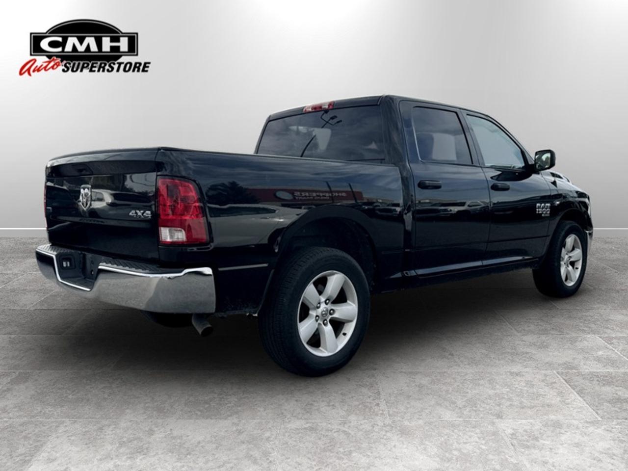 2023 RAM 1500 Classic SLT  **20-IN ALLOY WHEELS** Photo