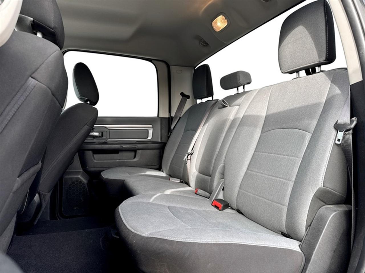 2023 RAM 1500 Classic SLT  **20-IN ALLOY WHEELS** Photo