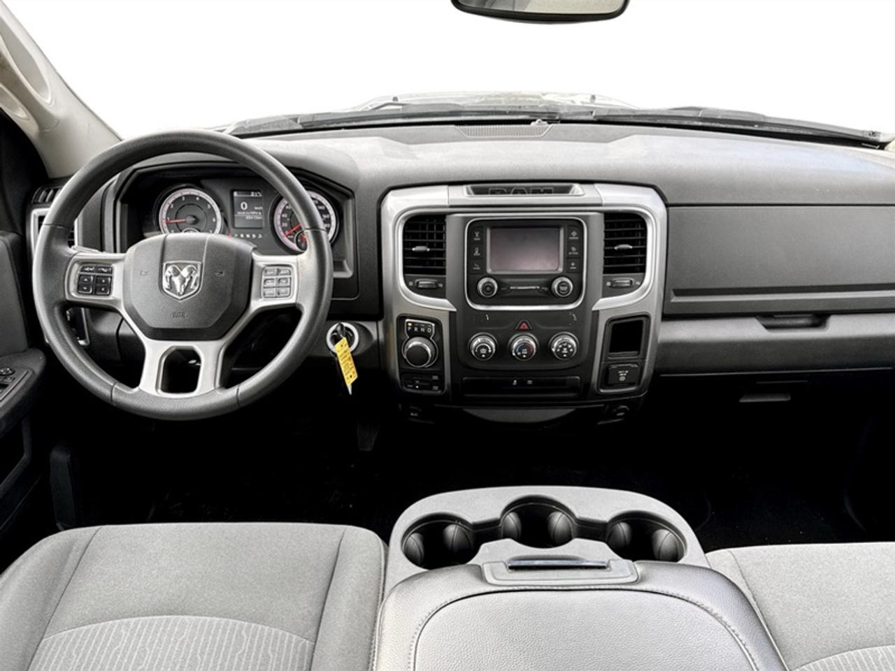 2023 RAM 1500 Classic SLT  **20-IN ALLOY WHEELS** Photo