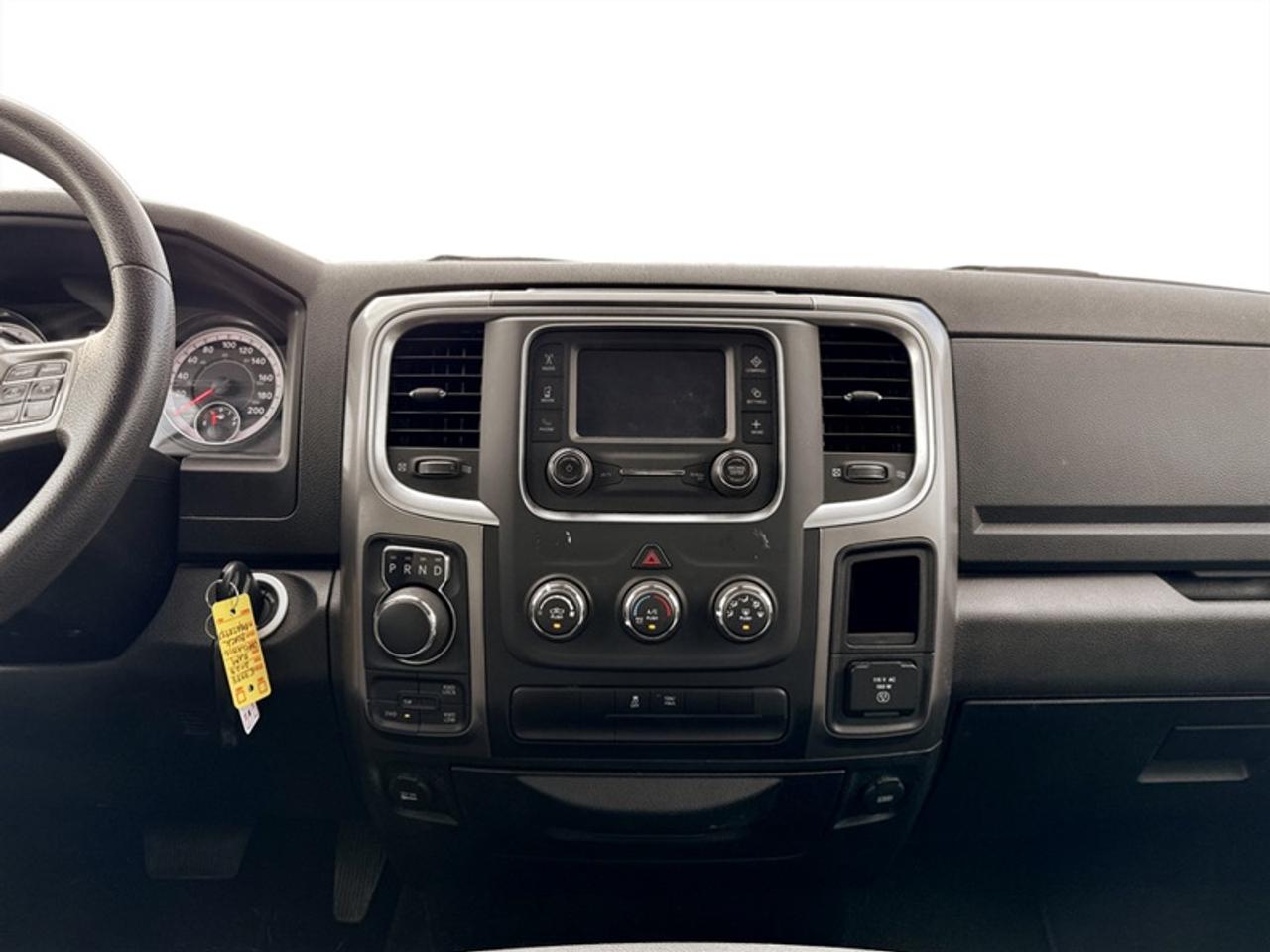 2023 RAM 1500 Classic SLT  **20-IN ALLOY WHEELS** Photo