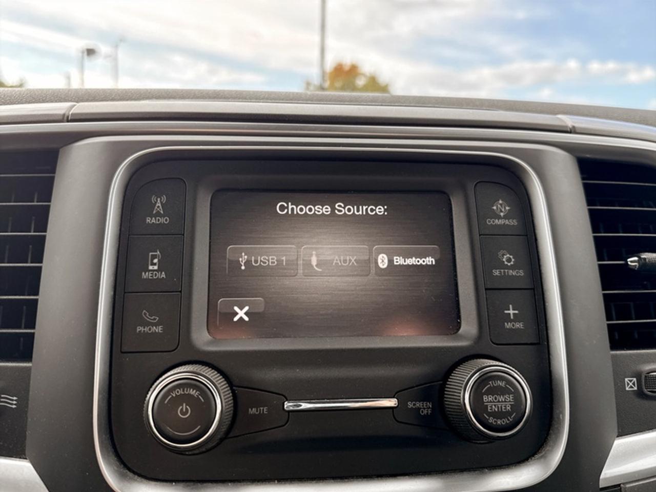 2023 RAM 1500 Classic SLT  **20-IN ALLOY WHEELS** Photo