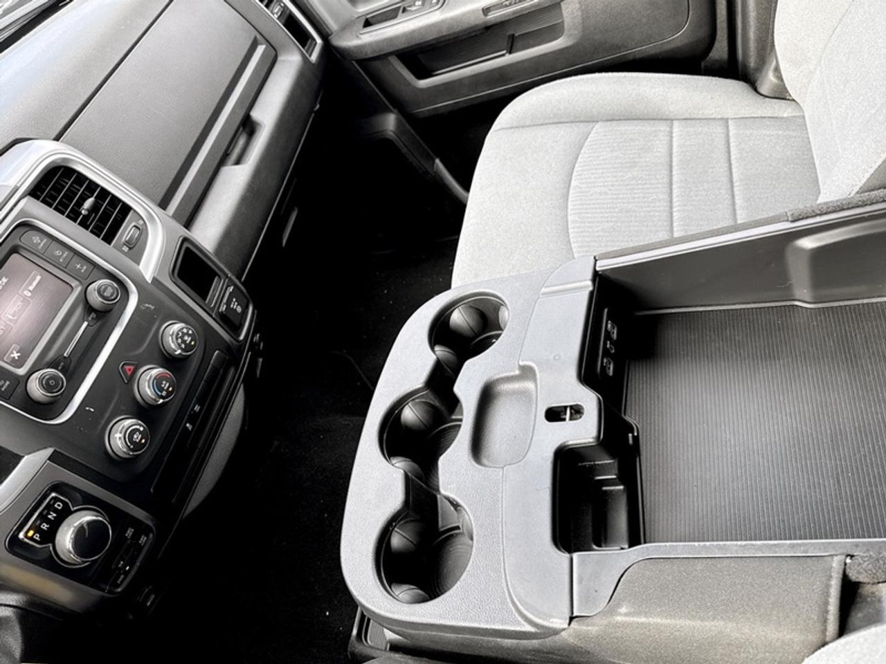 2023 RAM 1500 Classic SLT  **20-IN ALLOY WHEELS** Photo