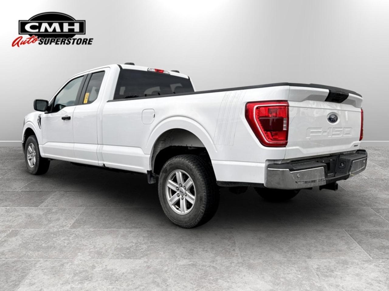 2022 Ford F-150 XLT  **CLEAN CARFAX - RWD - LONG BOX** Photo