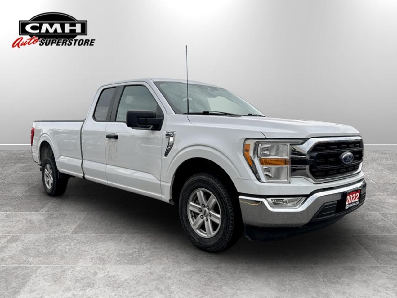 2022 Ford F-150 XLT  **CLEAN CARFAX - RWD - LONG BOX** Photo