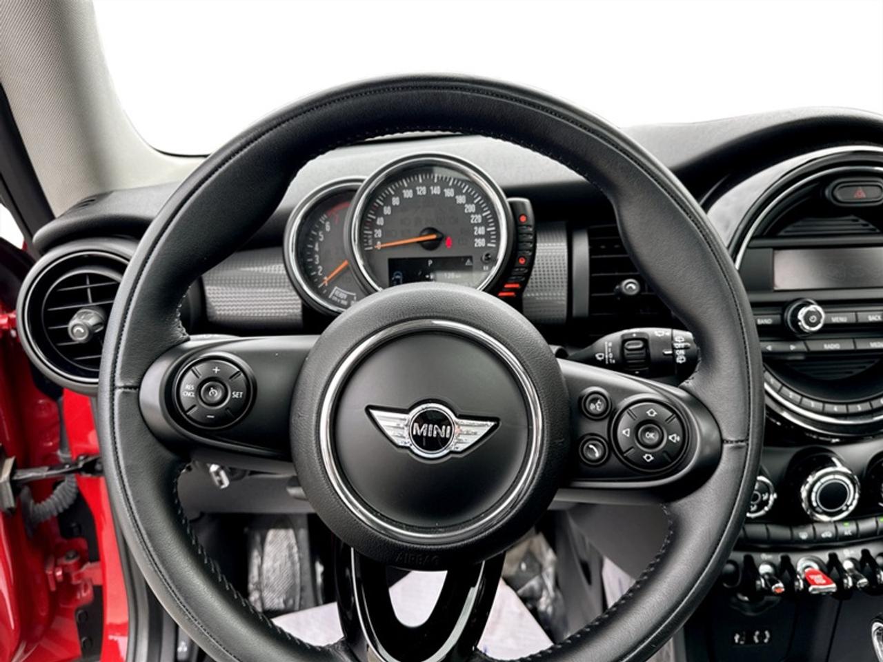 2016 MINI Cooper Hardtop 2-Door Hatch  **LOW KMS** Photo