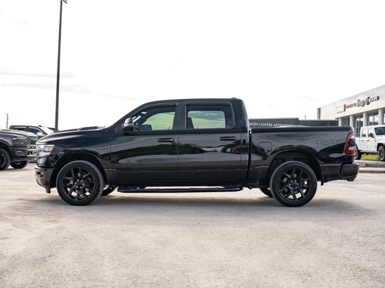 2024 RAM 1500 SPORT Photo4