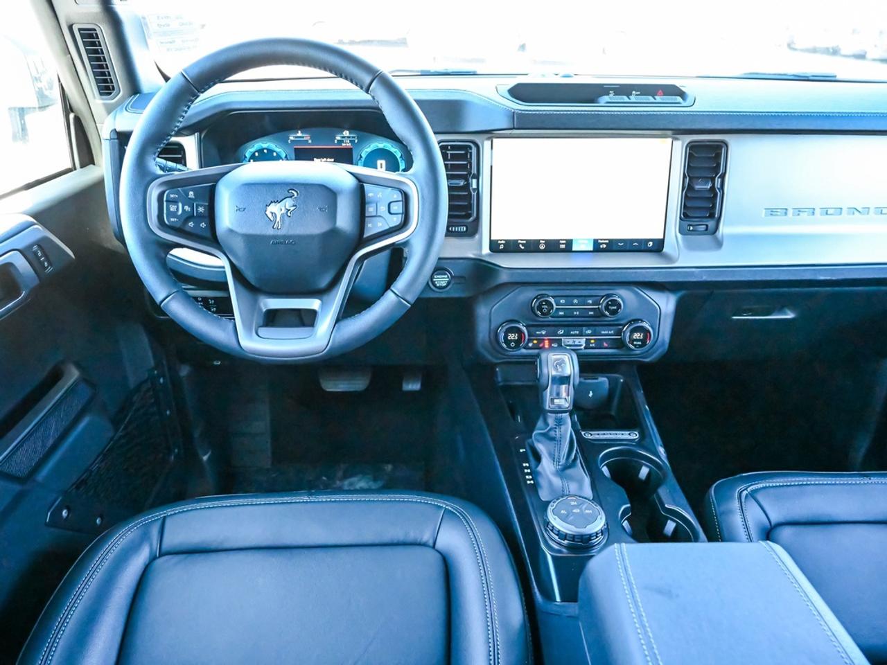 2026 Ford Bronco Outer Banks Photo