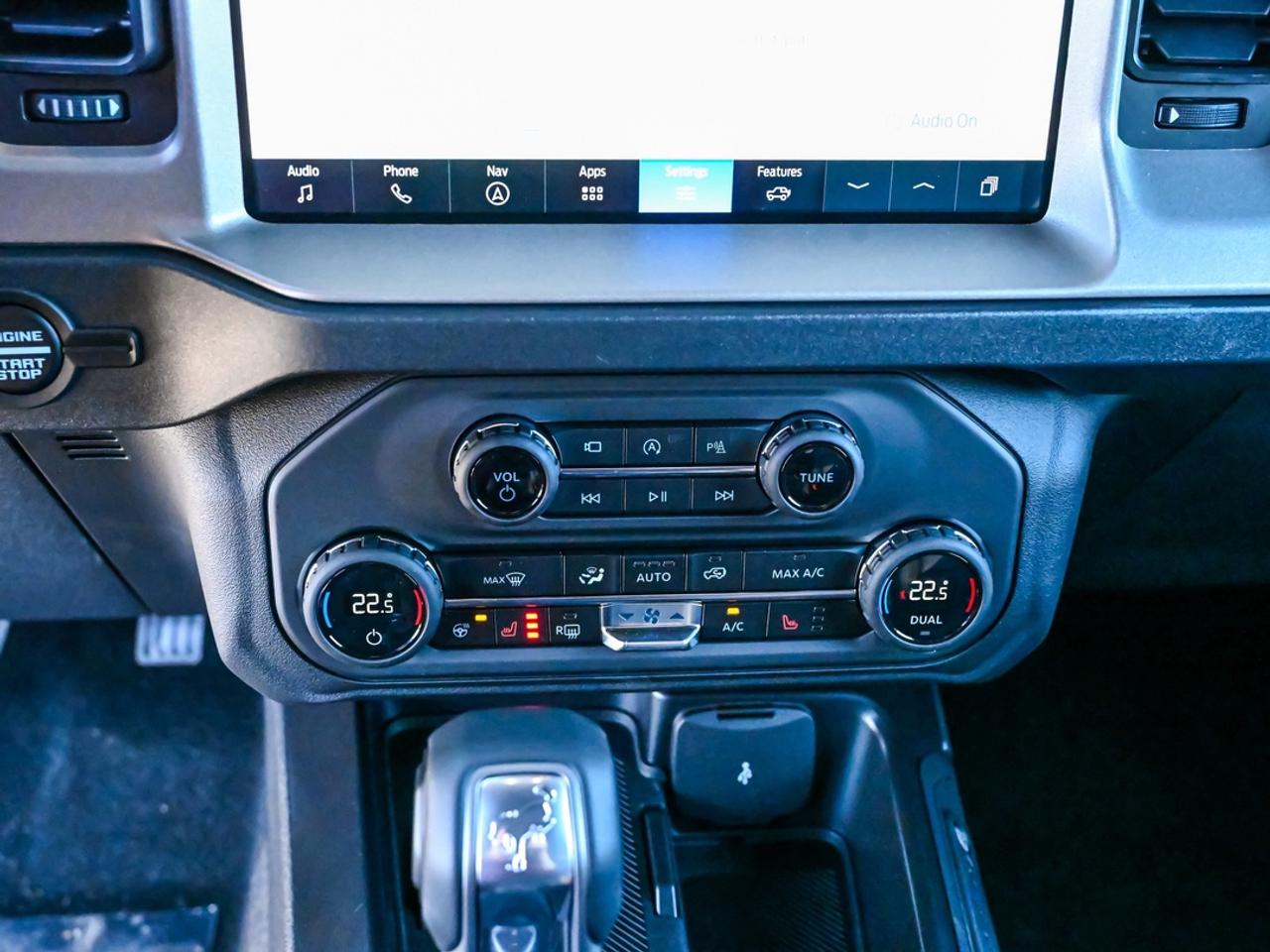 2026 Ford Bronco Outer Banks Photo