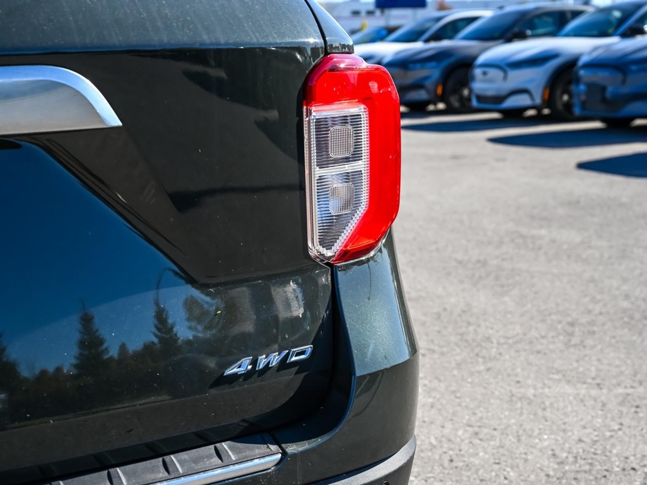 2023 Ford Explorer Platinum Photo