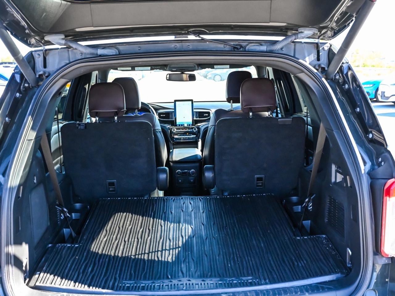 2023 Ford Explorer Platinum Photo