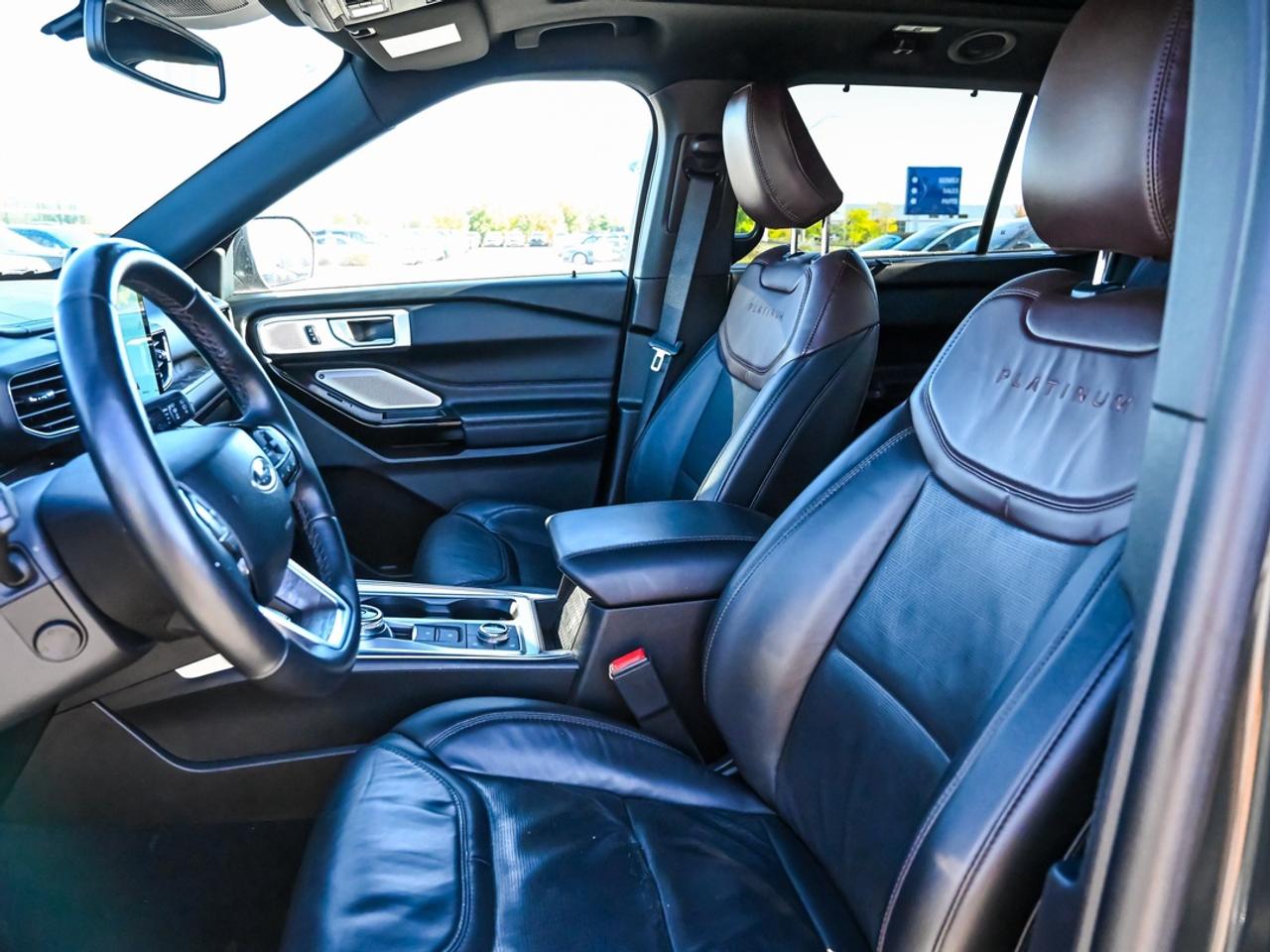 2023 Ford Explorer Platinum Photo