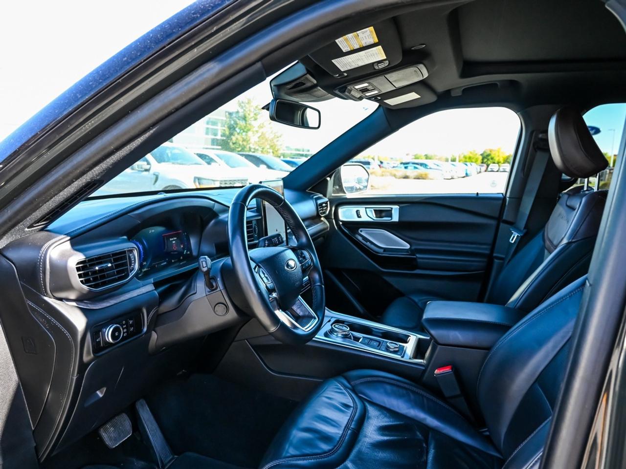 2023 Ford Explorer Platinum Photo