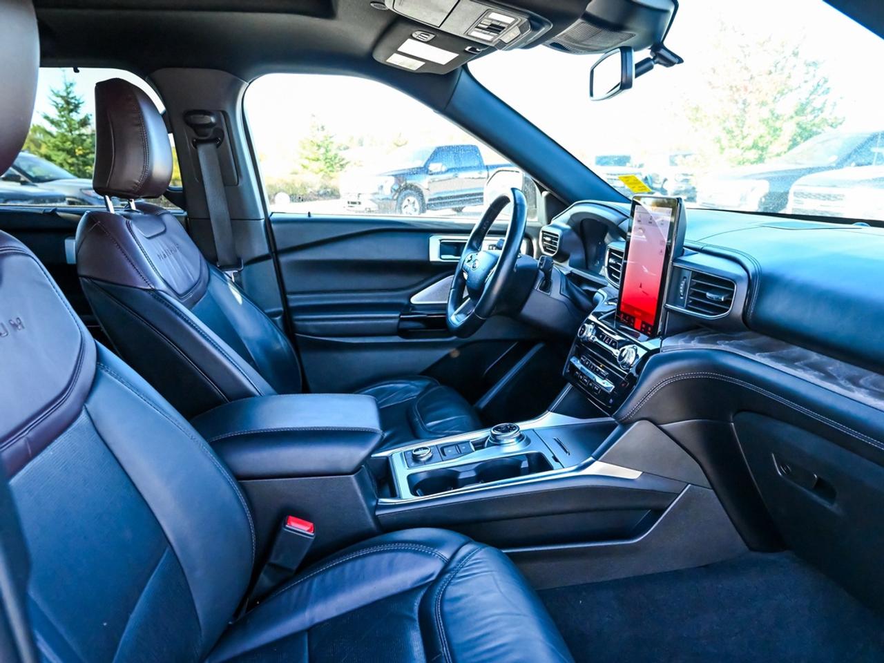 2023 Ford Explorer Platinum Photo