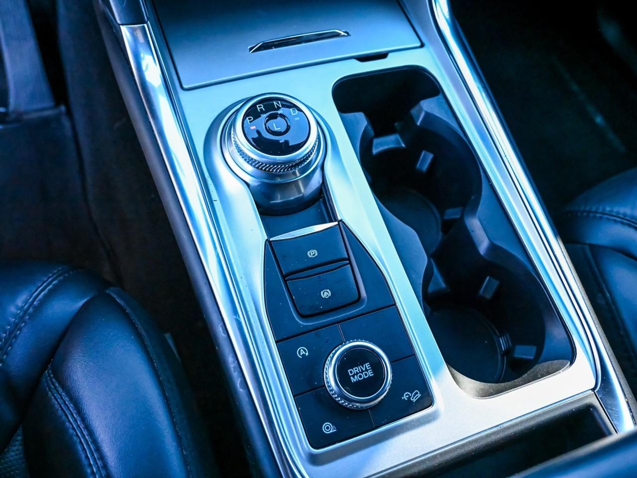 2023 Ford Explorer Platinum Photo