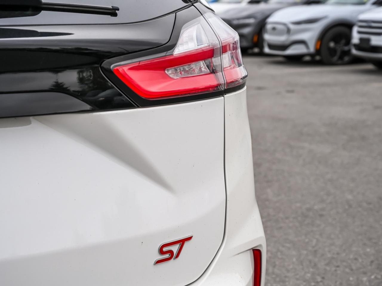 2022 Ford Edge ST Photo