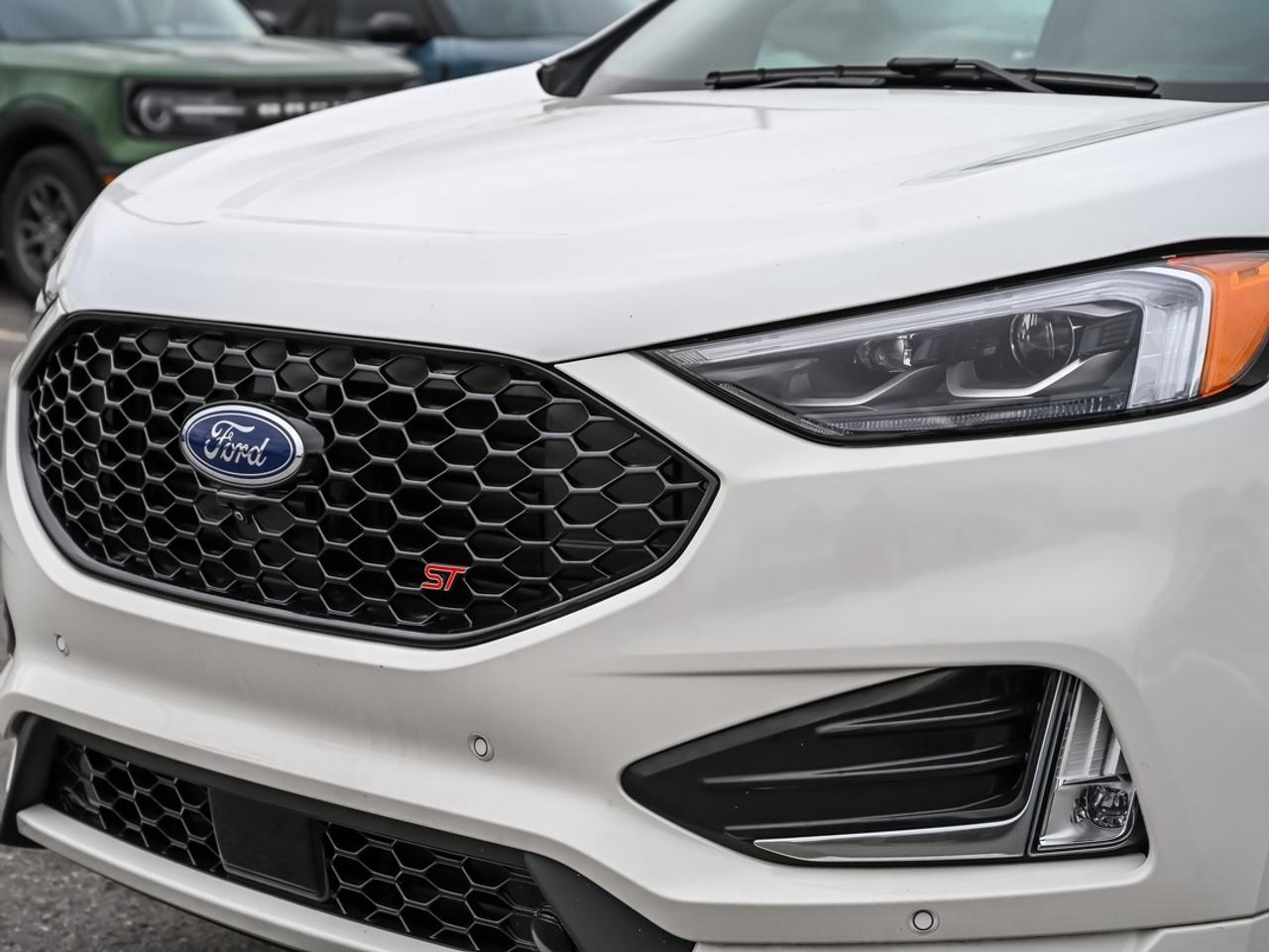 2022 Ford Edge ST Photo
