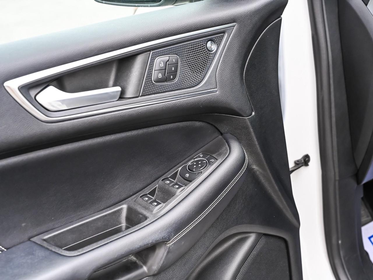 2022 Ford Edge ST Photo