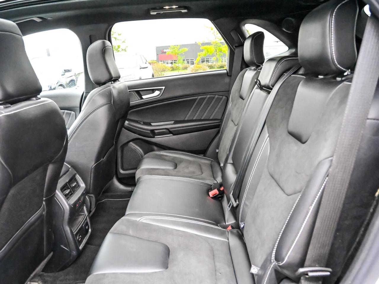 2022 Ford Edge ST Photo