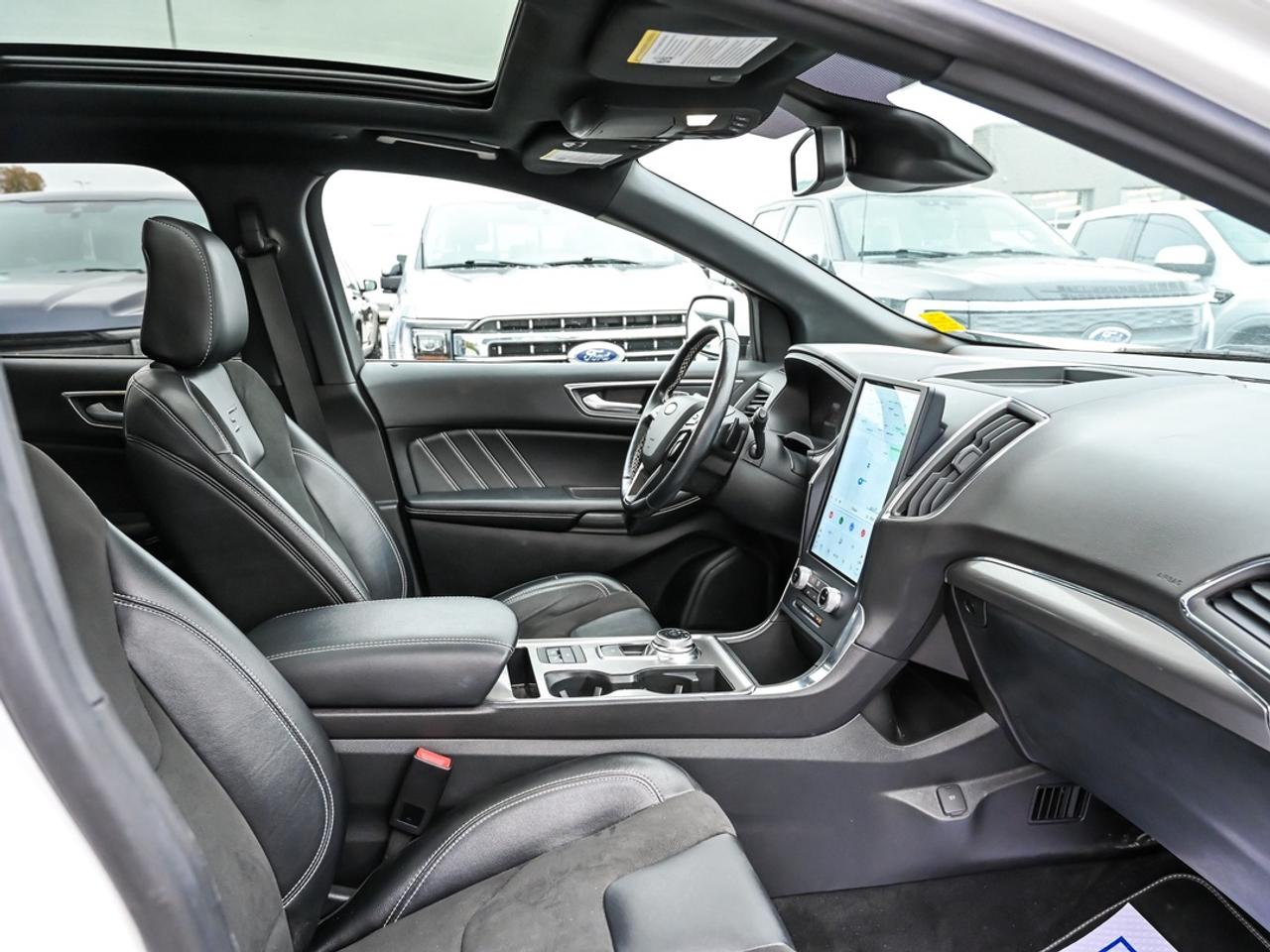 2022 Ford Edge ST Photo