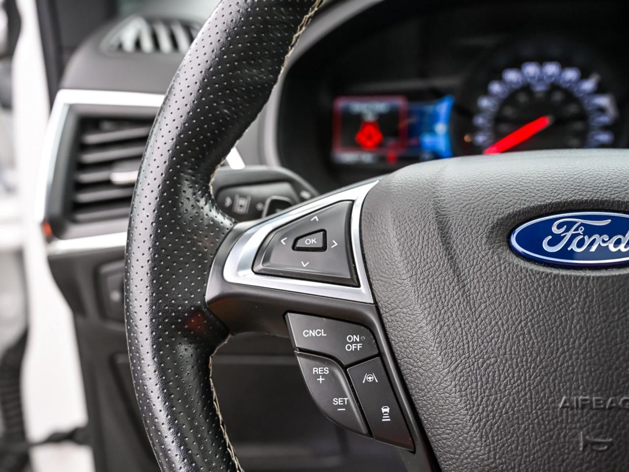2022 Ford Edge ST Photo