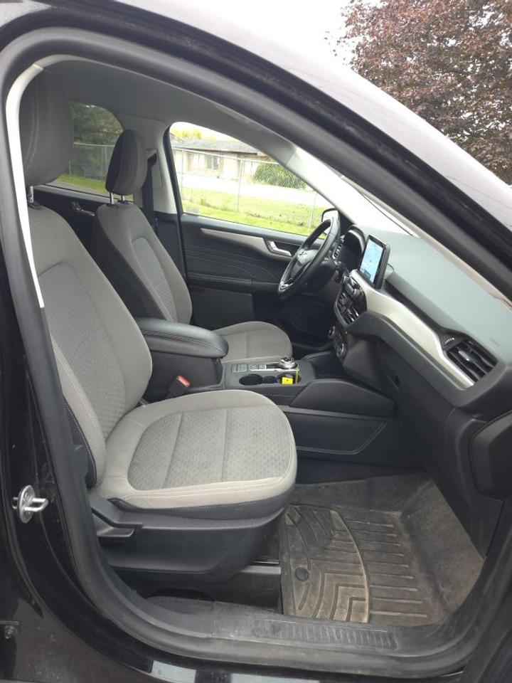2021 Ford Escape SE AWD Photo