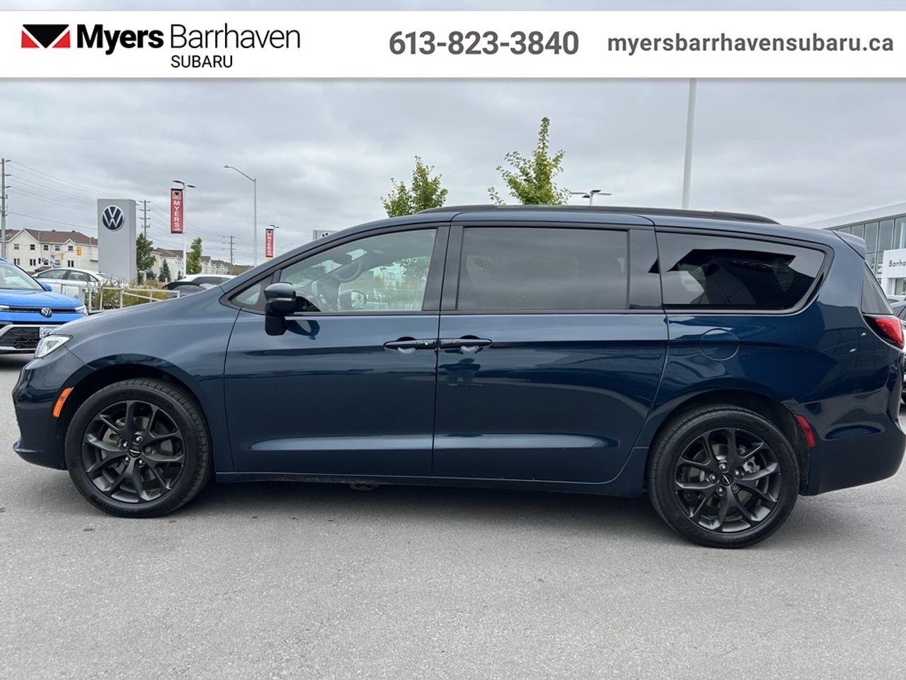 2022 Chrysler Pacifica Touring L AWD  - Leather Seats Photo