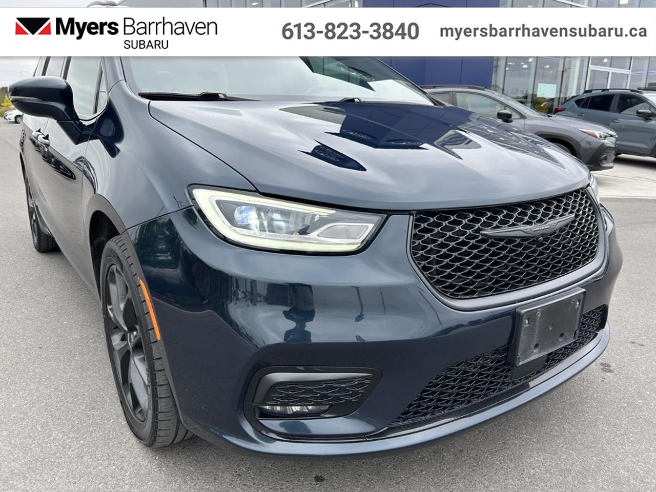 2022 Chrysler Pacifica Touring L AWD  - Leather Seats Photo