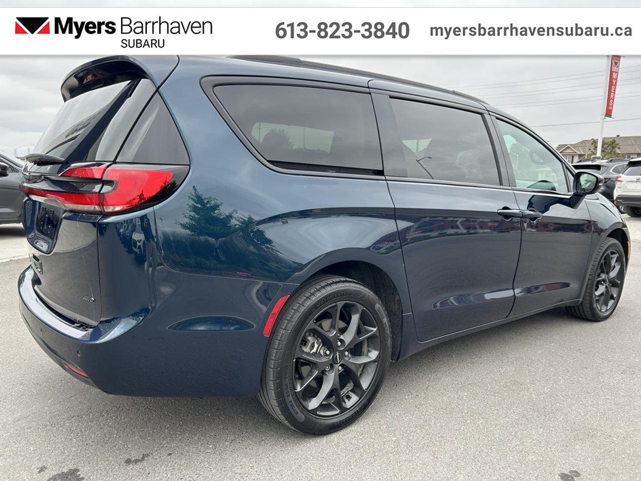 2022 Chrysler Pacifica Touring L AWD  - Leather Seats Photo