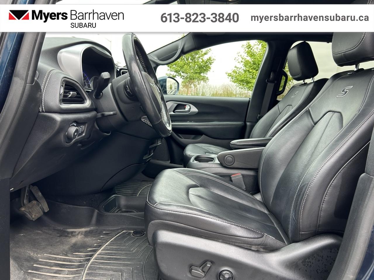 2022 Chrysler Pacifica Touring L AWD  - Leather Seats Photo