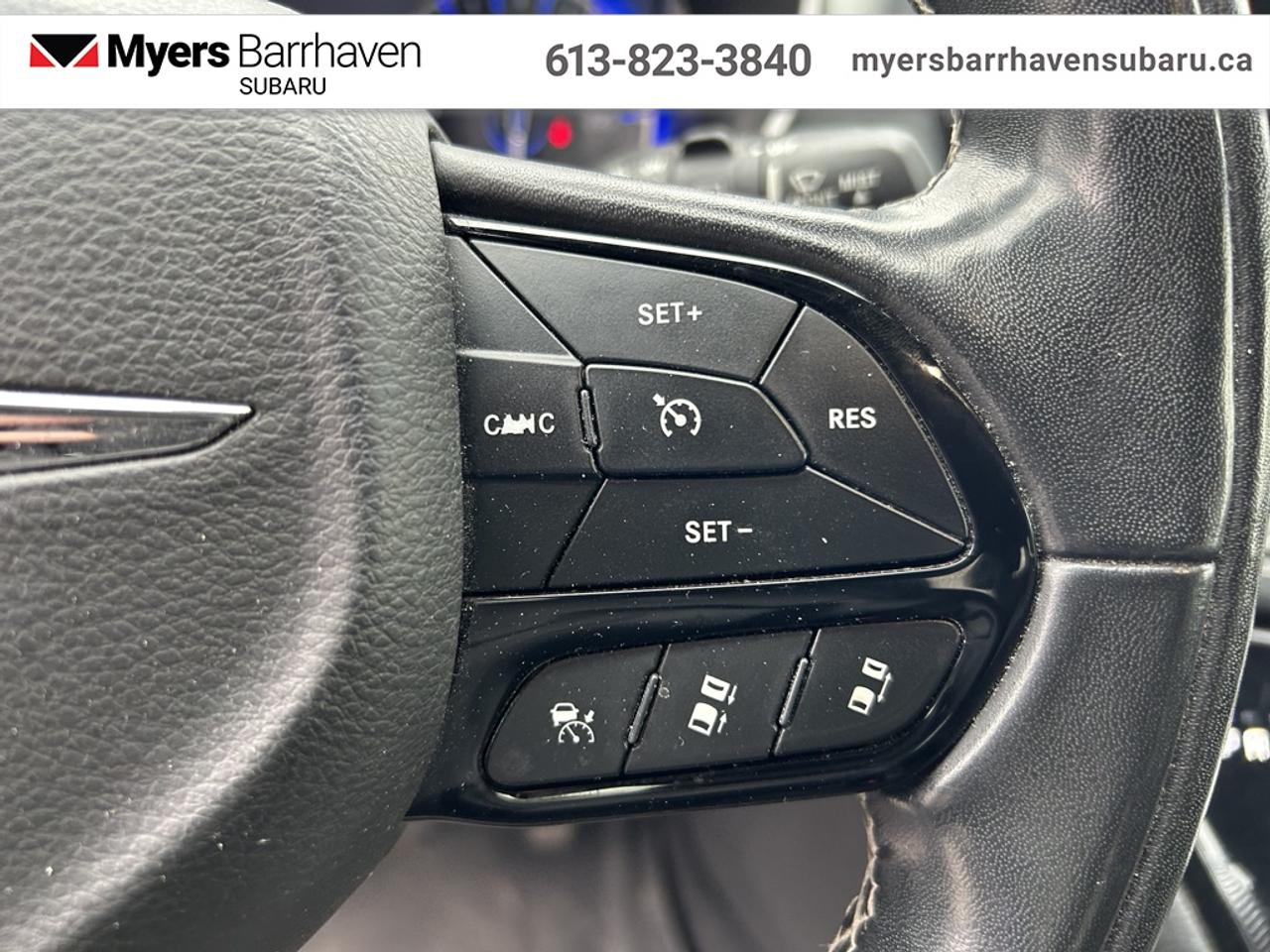 2022 Chrysler Pacifica Touring L AWD  - Leather Seats Photo