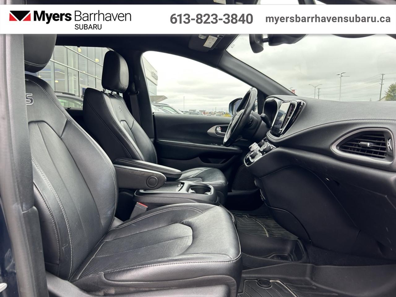 2022 Chrysler Pacifica Touring L AWD  - Leather Seats Photo