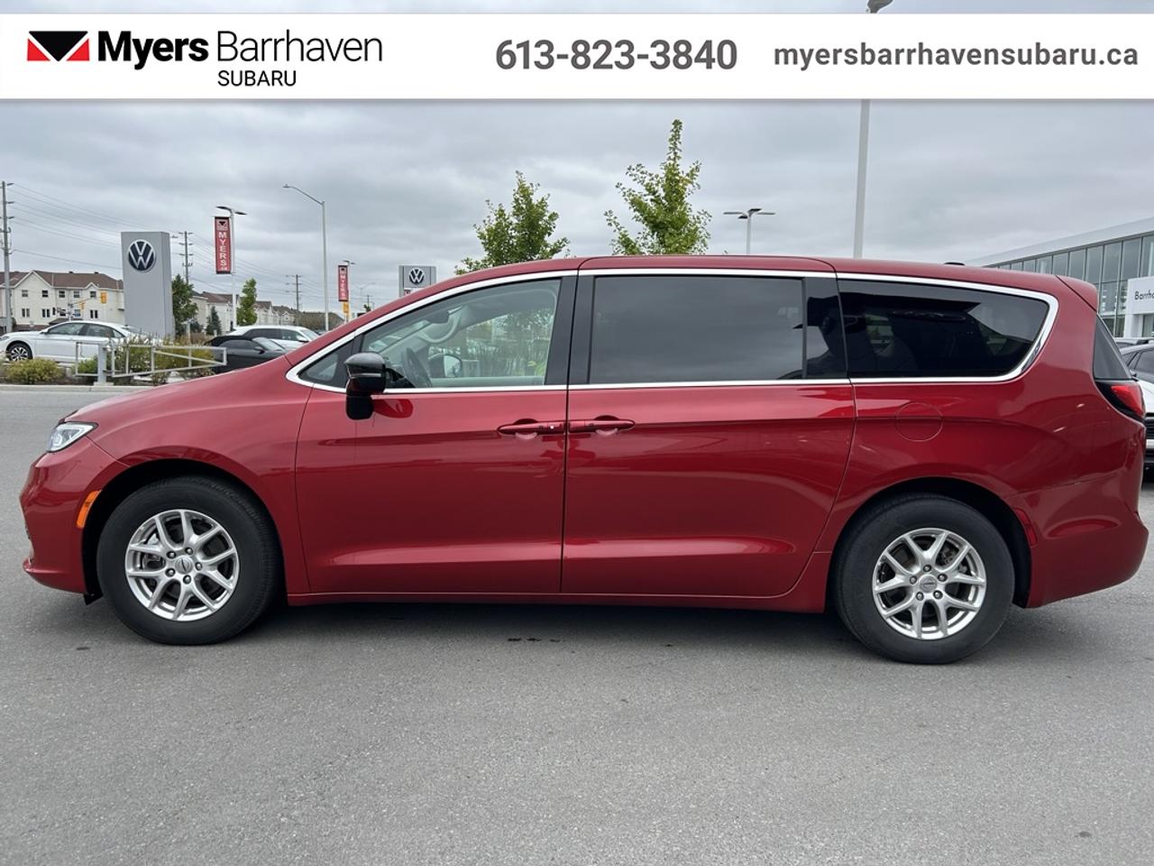 2024 Chrysler Pacifica Touring L  - Apple CarPlay Photo
