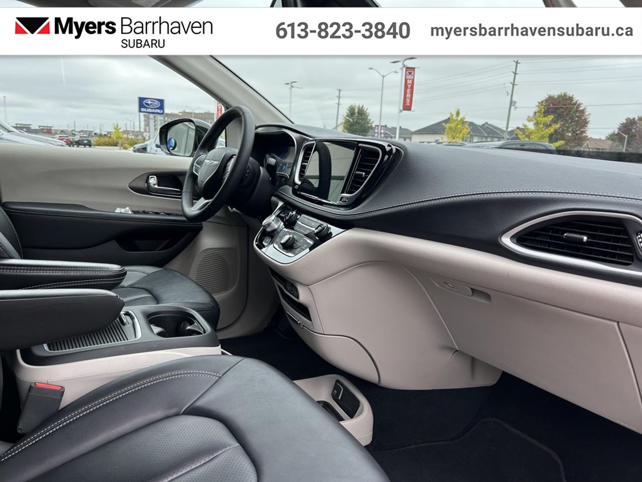 2024 Chrysler Pacifica Touring L  - Apple CarPlay Photo