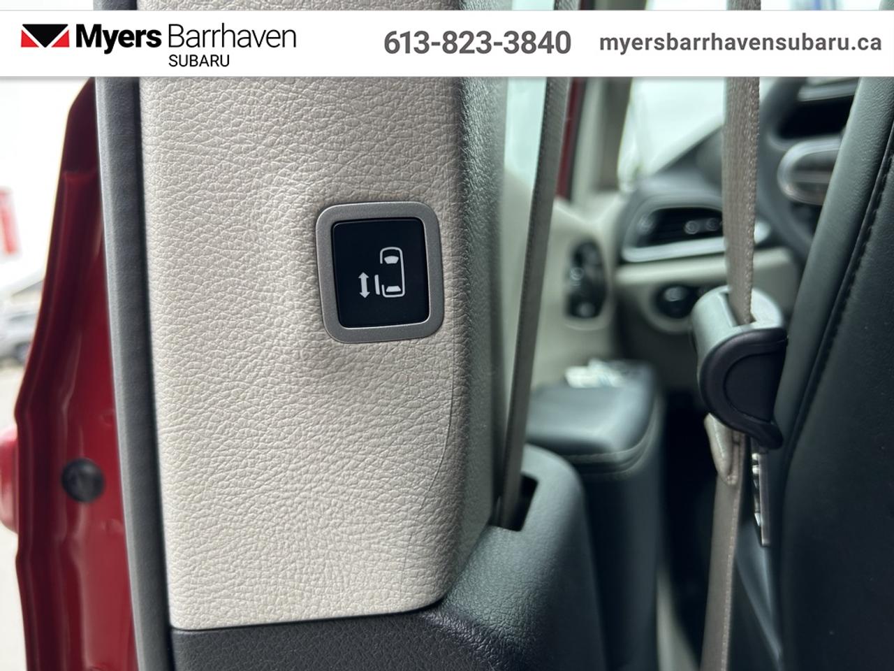 2024 Chrysler Pacifica Touring L  - Apple CarPlay Photo