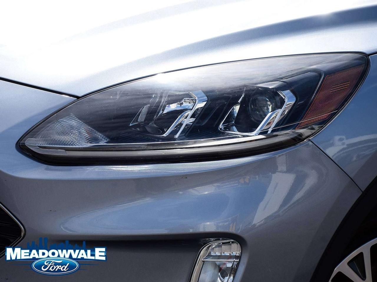 2022 Ford Escape SEL Photo2