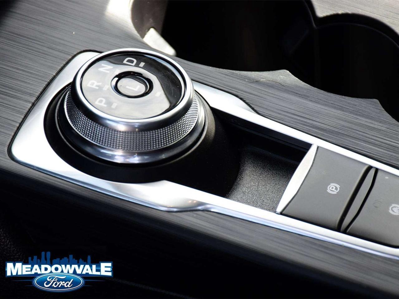2022 Ford Escape SEL Photo