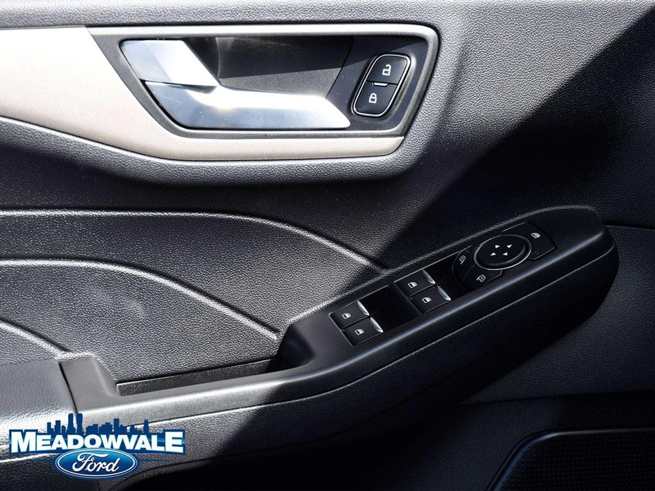 2022 Ford Escape SEL Photo