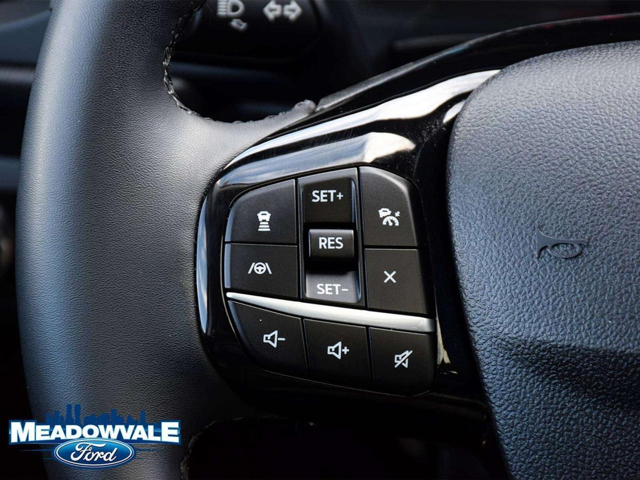 2022 Ford Escape SEL Photo