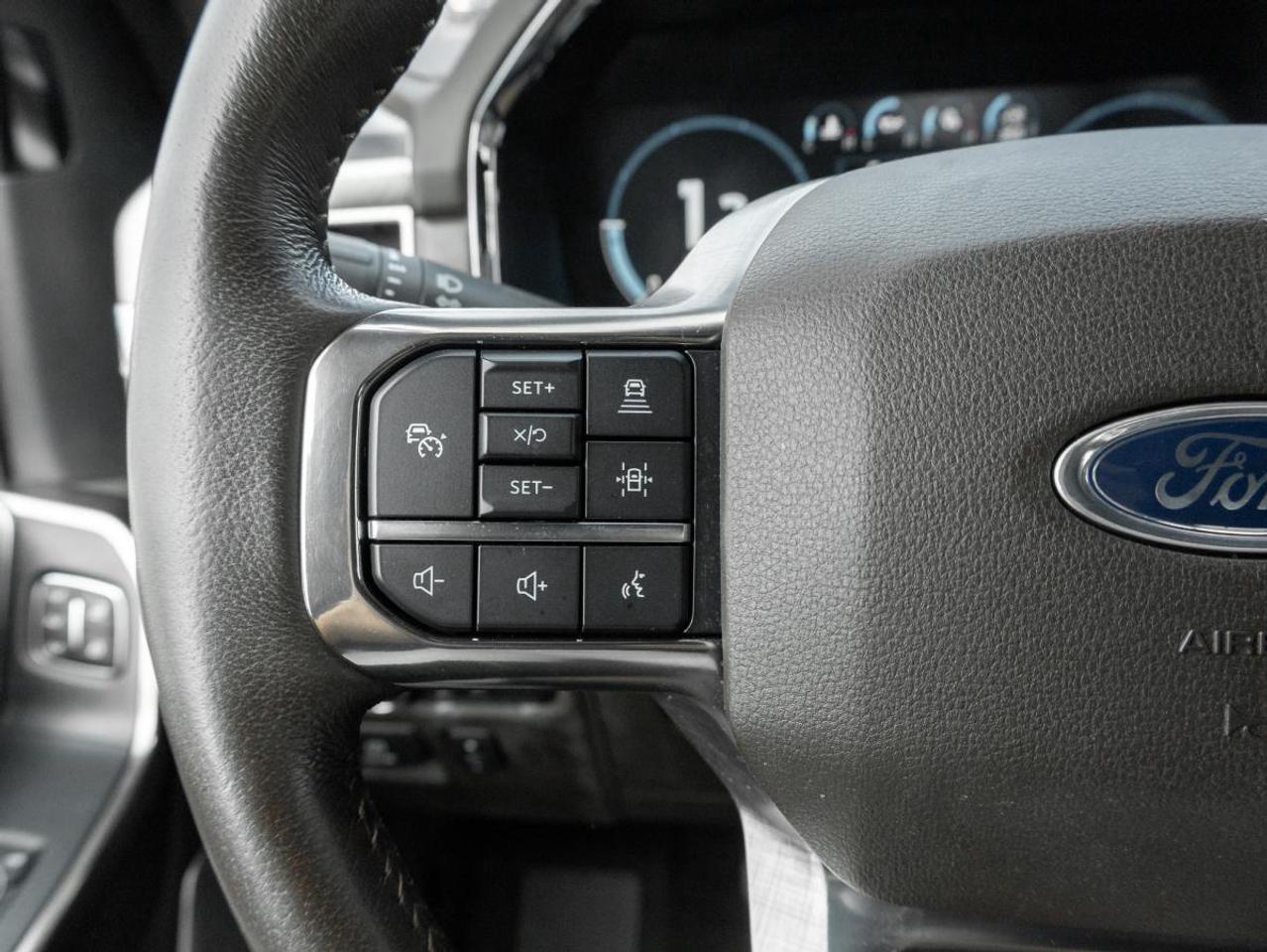 2022 Ford F-150 HYBRID KING RANCH Photo