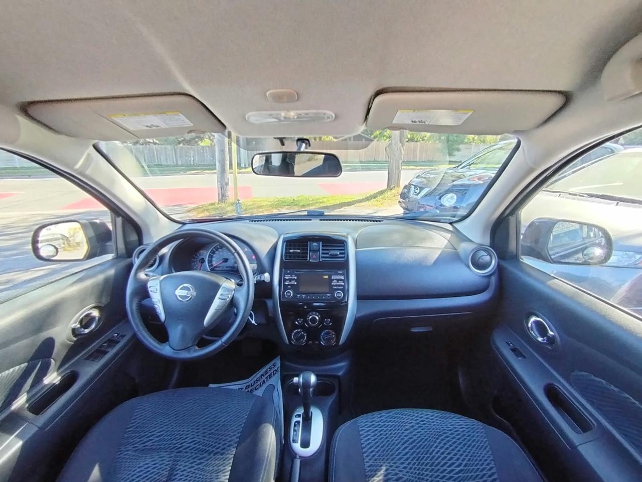 2018 Nissan Micra SV Photo