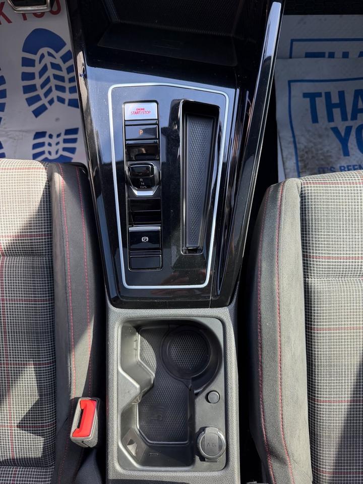 2024 Volkswagen Golf GTI Autobahn Photo