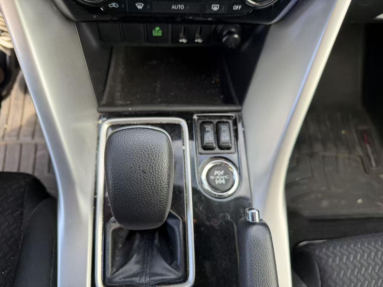 2018 Mitsubishi Eclipse Cross ES S-AWC Photo