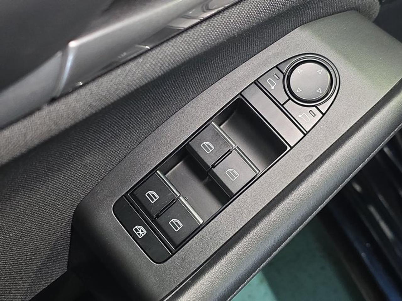 2025 Mazda MAZDA3 SELECT Photo